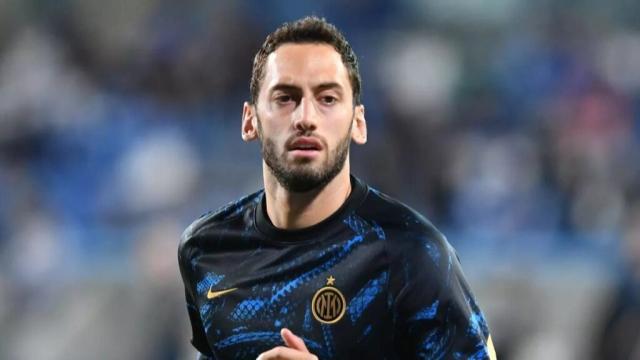 开云下载-恰尔汗奥卢：国米比米兰强多了 伊布总想成为焦点