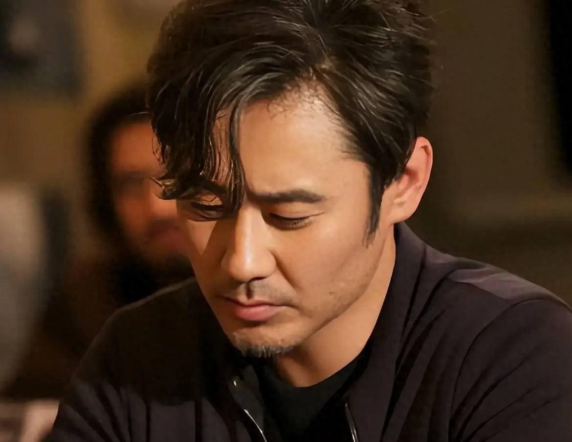 开云下载-善恶终有报！移居英国仅2年，57岁吴秀波再迎噩耗，步李易峰后尘